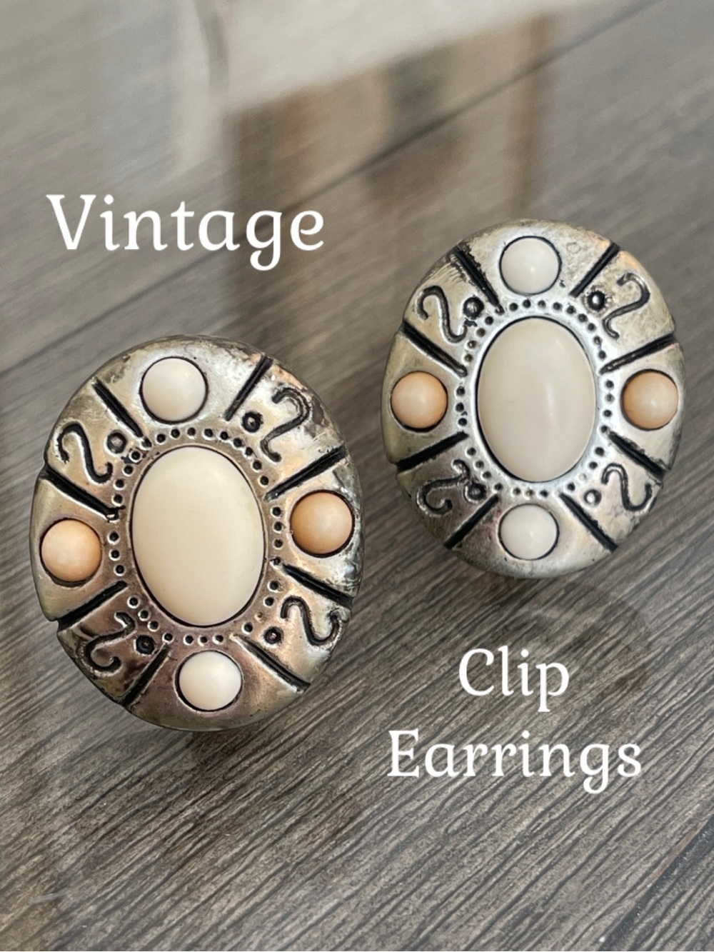 Vintage 80’s Oval Statement Clip Earrings